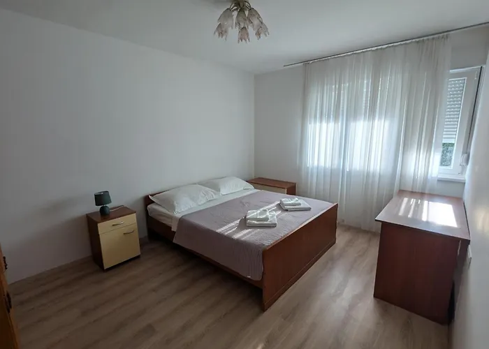Sunny Getaway Apartament